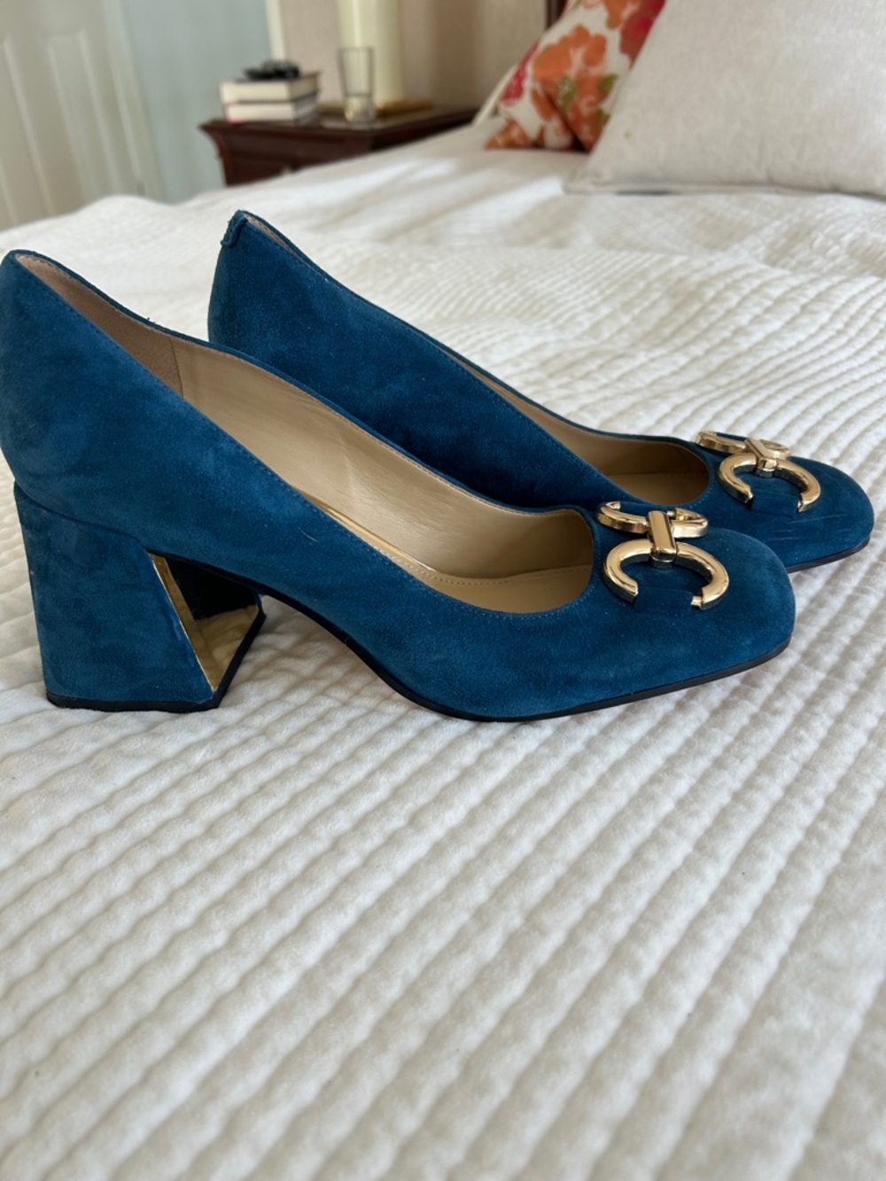 Nine West Teal Suede Pumps with Gold Chain Accent - Picture 2 of 5